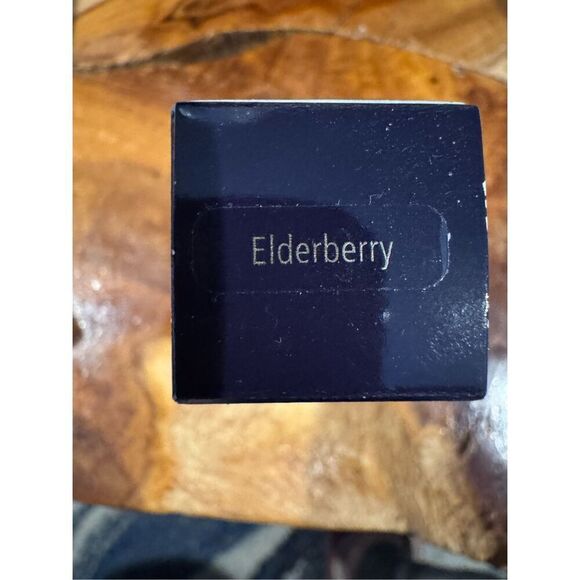 Chantecaille lip veil in elderberry new in box - Picture 3 of 6